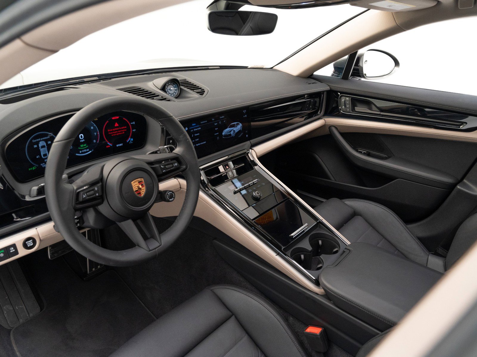 Used 2025 Porsche Panamera 4 image 4