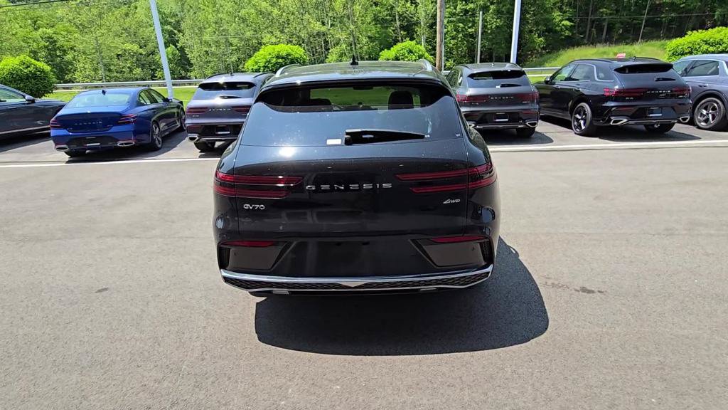 Used 2026 Genesis GV70 2.5T Advanced AWD/4WD image 5
