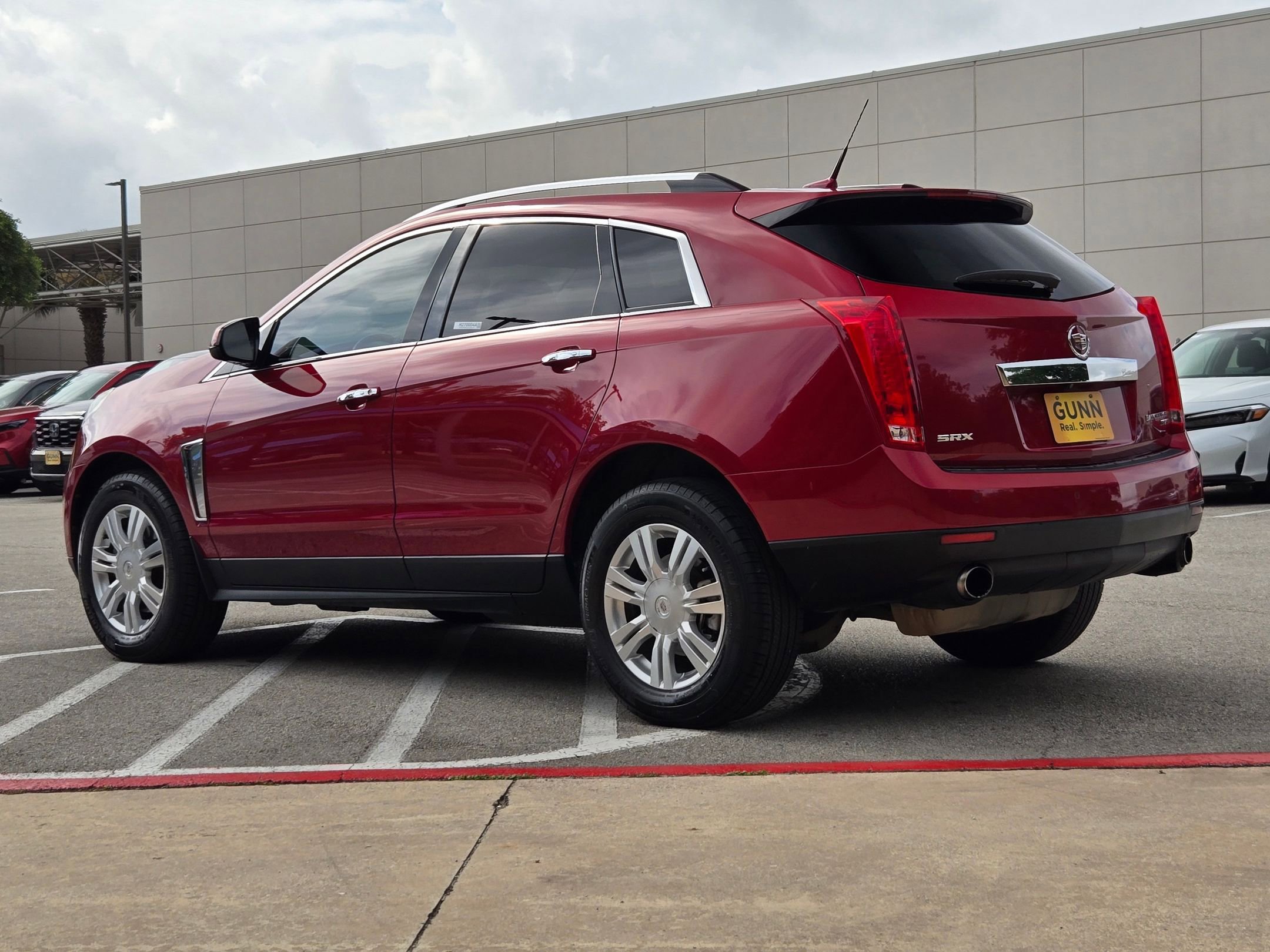 Used 2014 Cadillac SRX Luxury w/ Driver Awareness Package FWD image 5