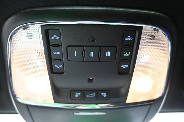 Used 2014 Jeep Grand Cherokee SRT AWD/4WD image 30