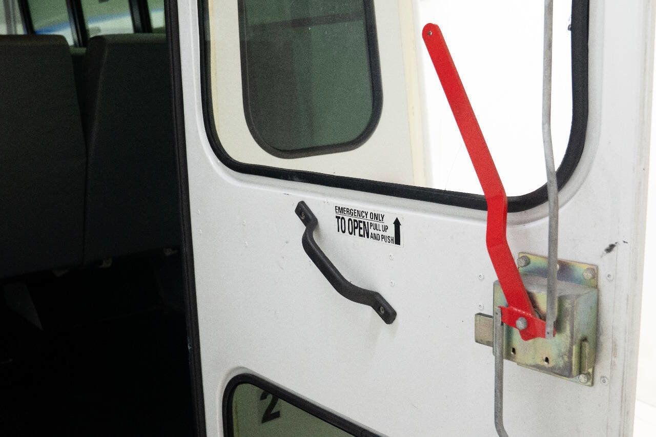 Used 2004 Chevrolet Express 3500 3500 2dr Commercial/Cutaway/Ch w/ School Bus Package image 25