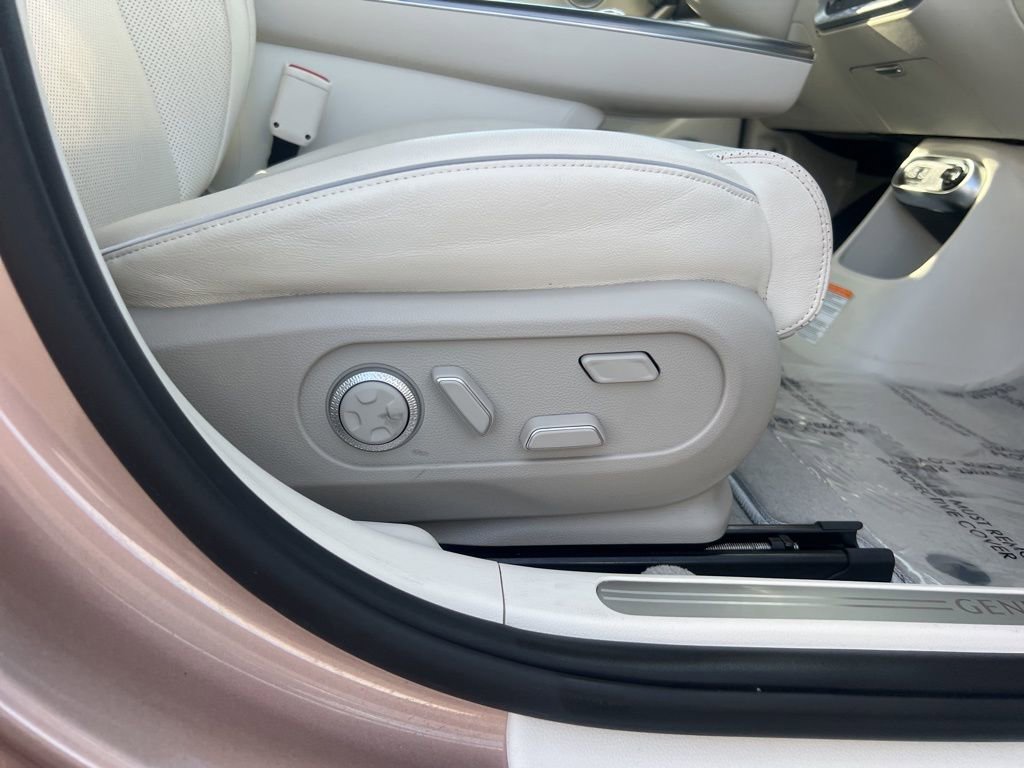 Used 2023 Genesis GV60 Advanced w/ Cargo Package image 42