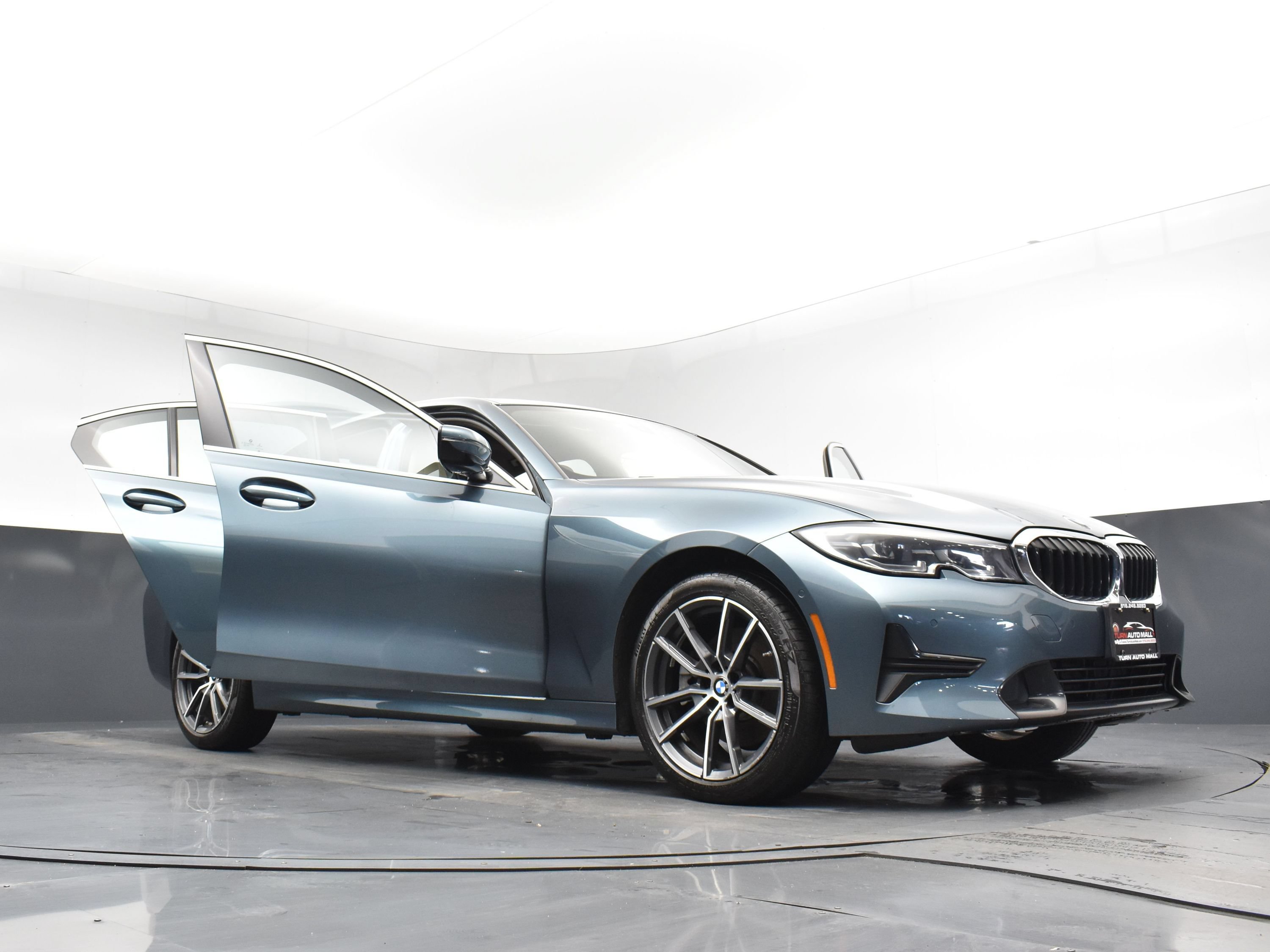 Used 2021 BMW 330i xDrive Sedan w/ Driving Assistance Package AWD/4WD image 35