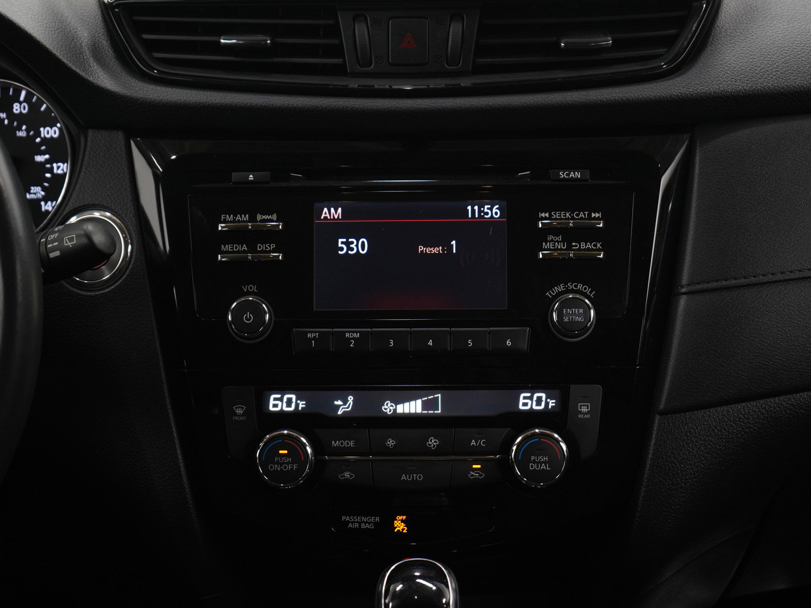 Used 2017 Nissan Rogue SV AWD/4WD image 15