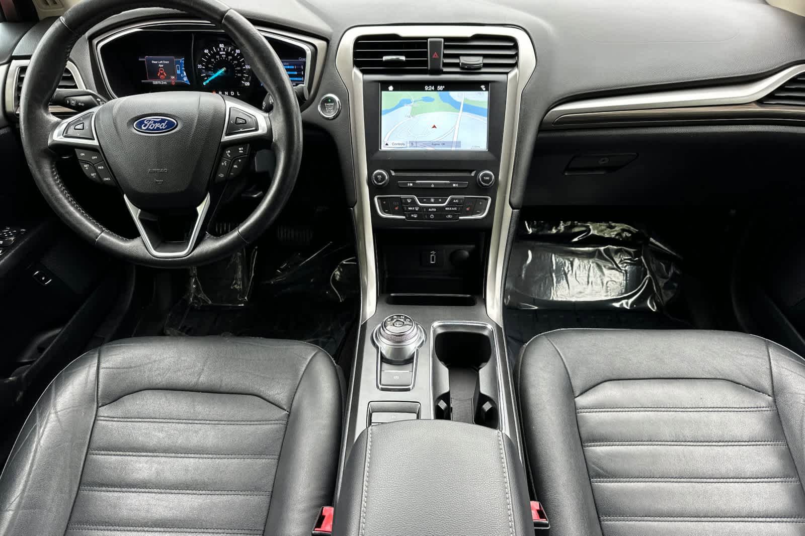 Used 2017 Ford Fusion Energi SE FWD image 3