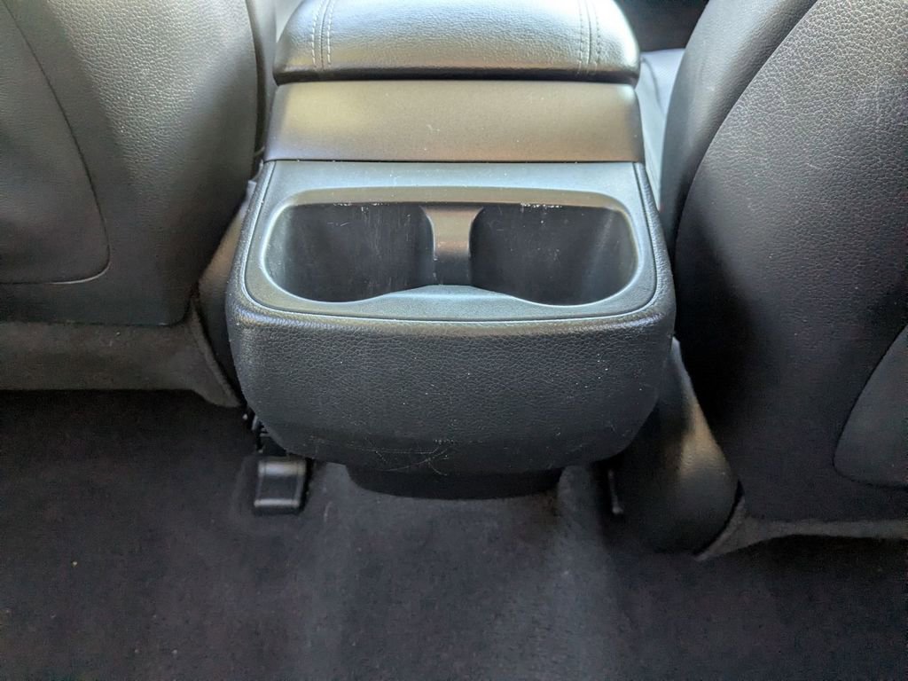 Used 2017 Hyundai Santa Fe Limited image 33