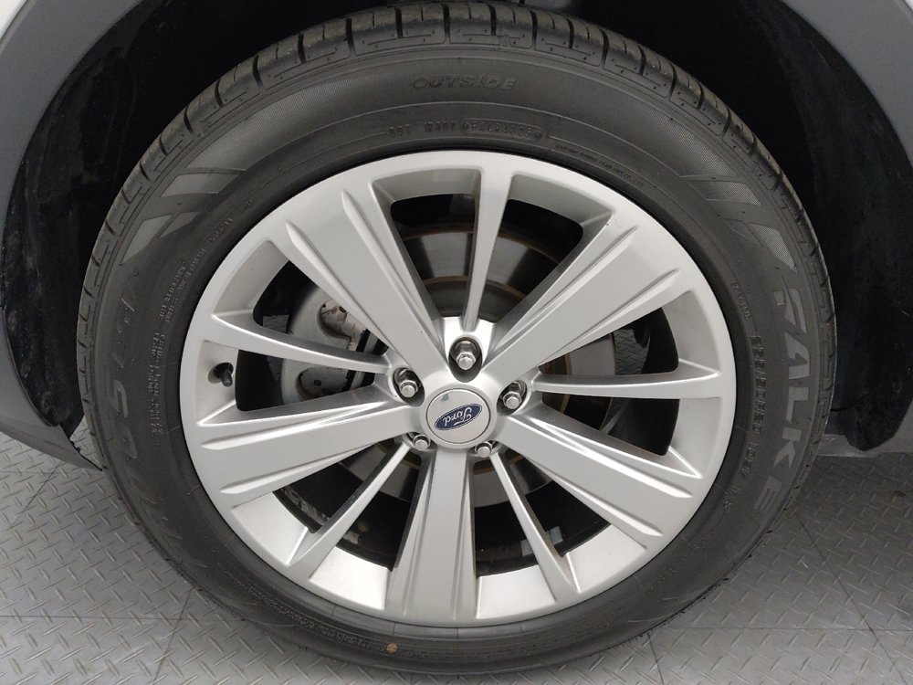 Used 2019 Ford Explorer Limited w/ Ford Safe & Smart Package FWD image 31