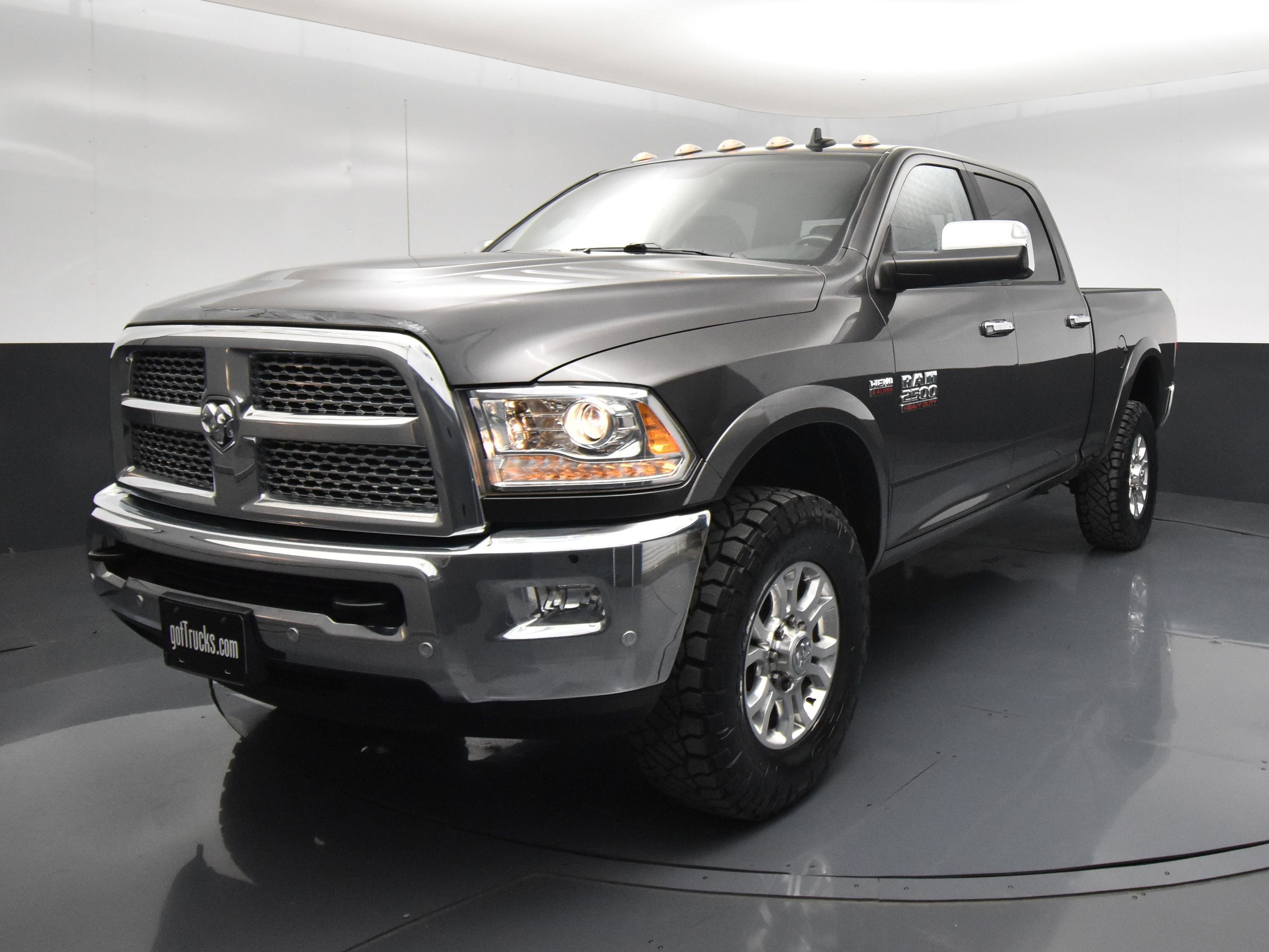 Used 2018 RAM 2500 Laramie w/ Snow Chief Group AWD/4WD image 2