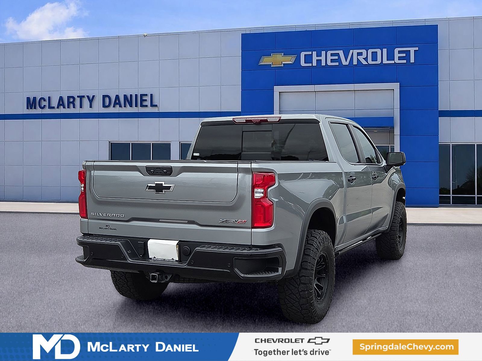 Used 2023 Chevrolet Silverado 1500 ZR2 w/ Technology Package AWD/4WD image 5