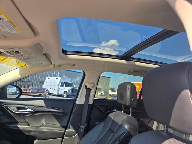 Used 2021 Buick Envision Essence w/ Sport Touring Package FWD image 12