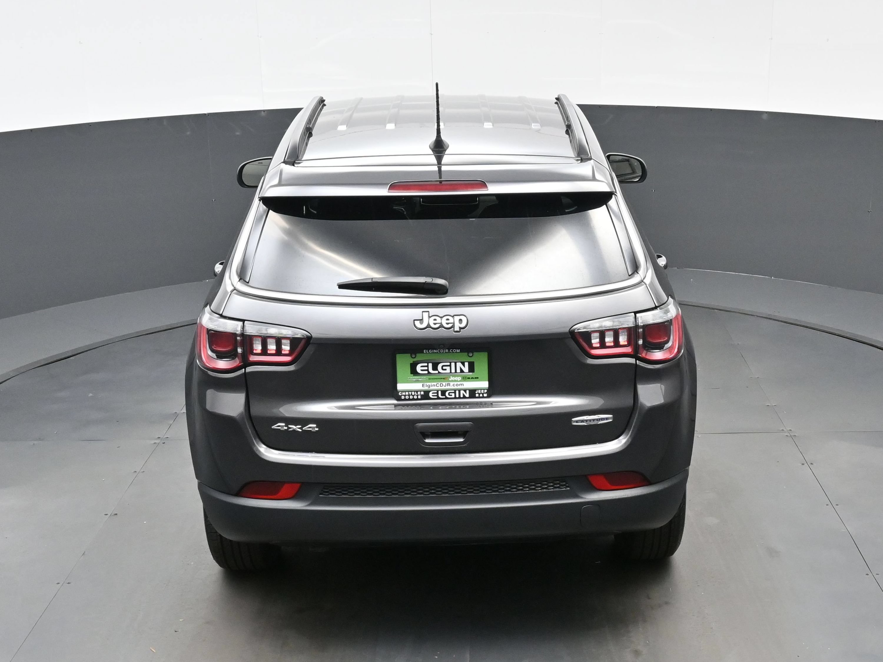 Used 2023 Jeep Compass Latitude w/ Convenience Group AWD/4WD image 39
