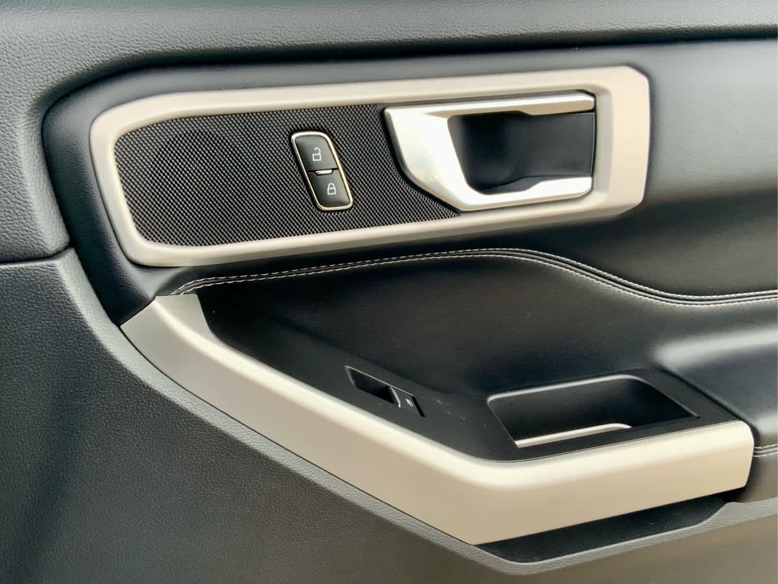 Used 2021 Ford Explorer XLT w/ Class III Trailer Tow Package image 49