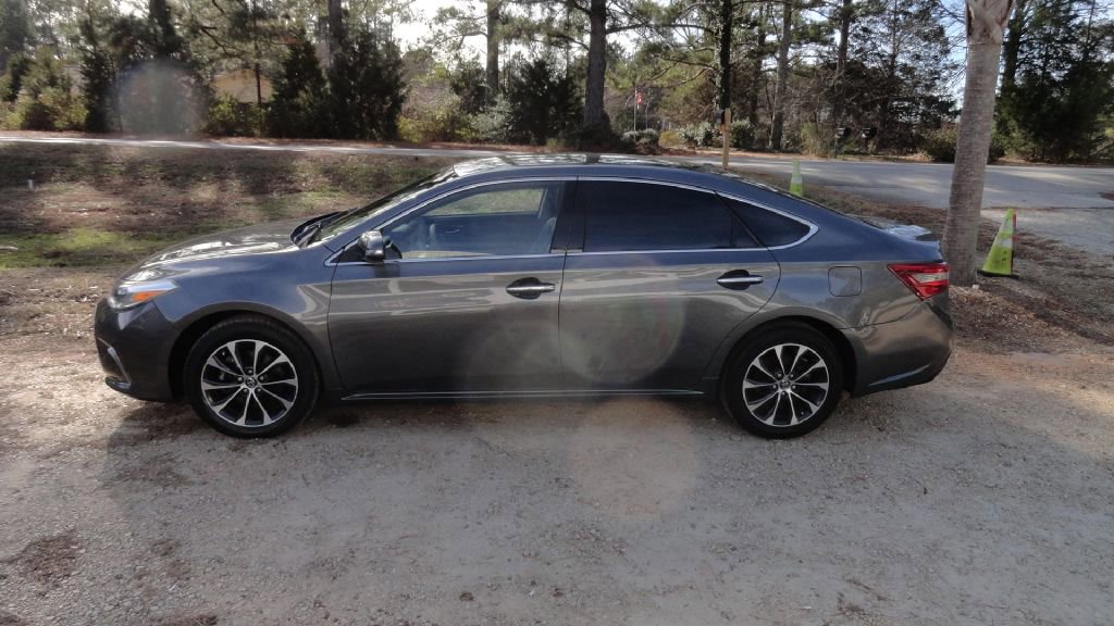 Used 2018 Toyota Avalon XLE image 4