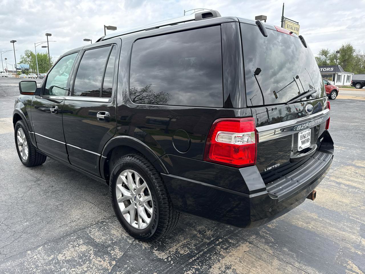 Used 2015 Ford Expedition Limited w/ Equipment Group 301A AWD/4WD image 6