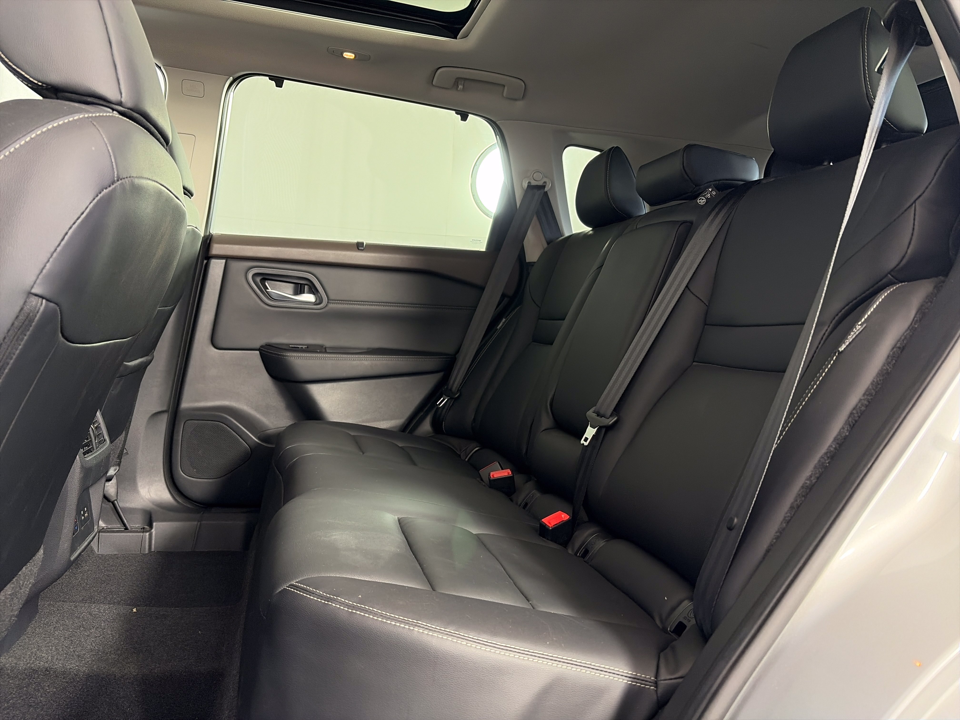 Used 2023 Nissan Rogue SL w/ SL Premium Package AWD/4WD image 7