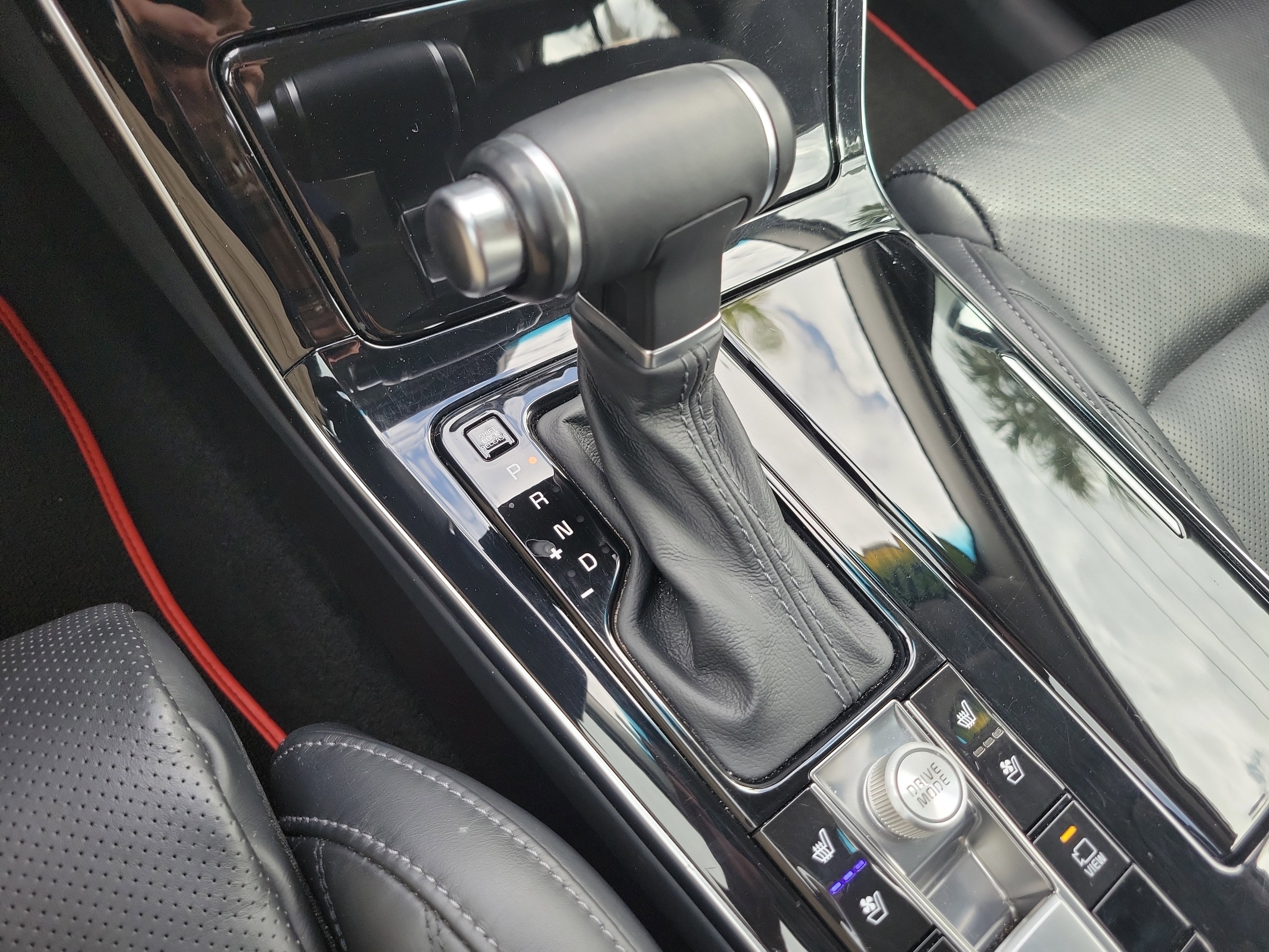 Certified 2020 Kia Cadenza Limited image 37