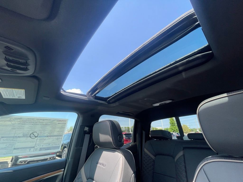 New 2026 GMC Canyon Denali image 24