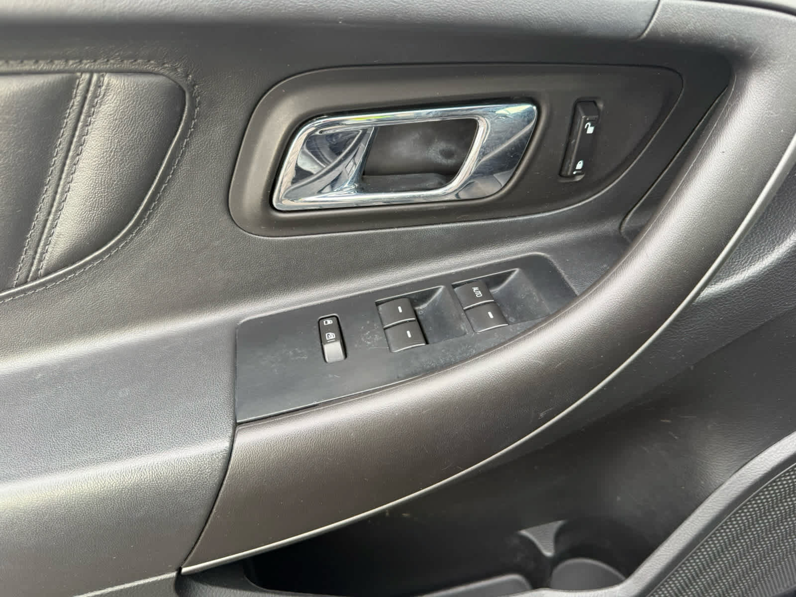 Used 2012 Ford Taurus SEL FWD image 12