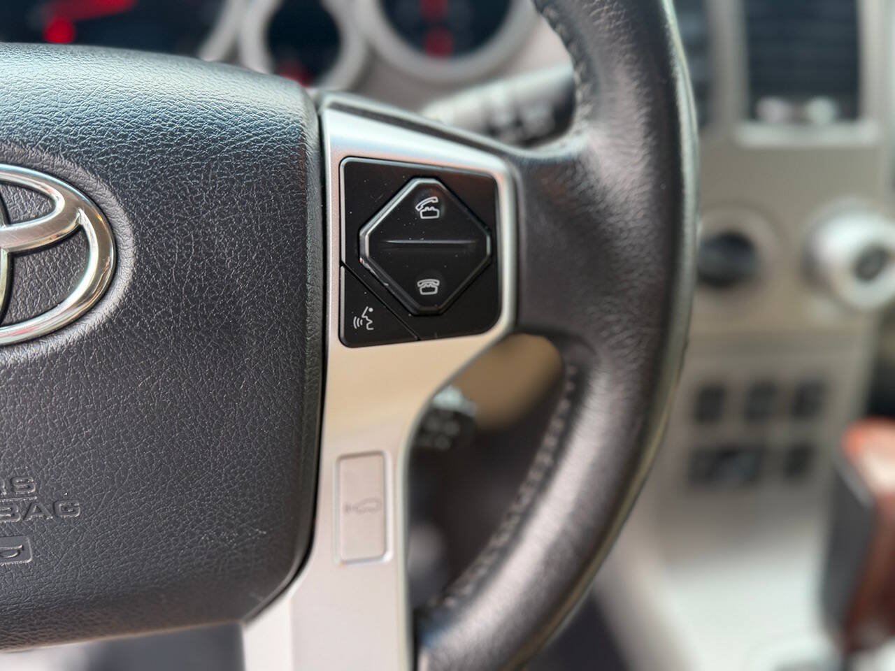 Used 2015 Toyota Sequoia Platinum AWD/4WD image 85