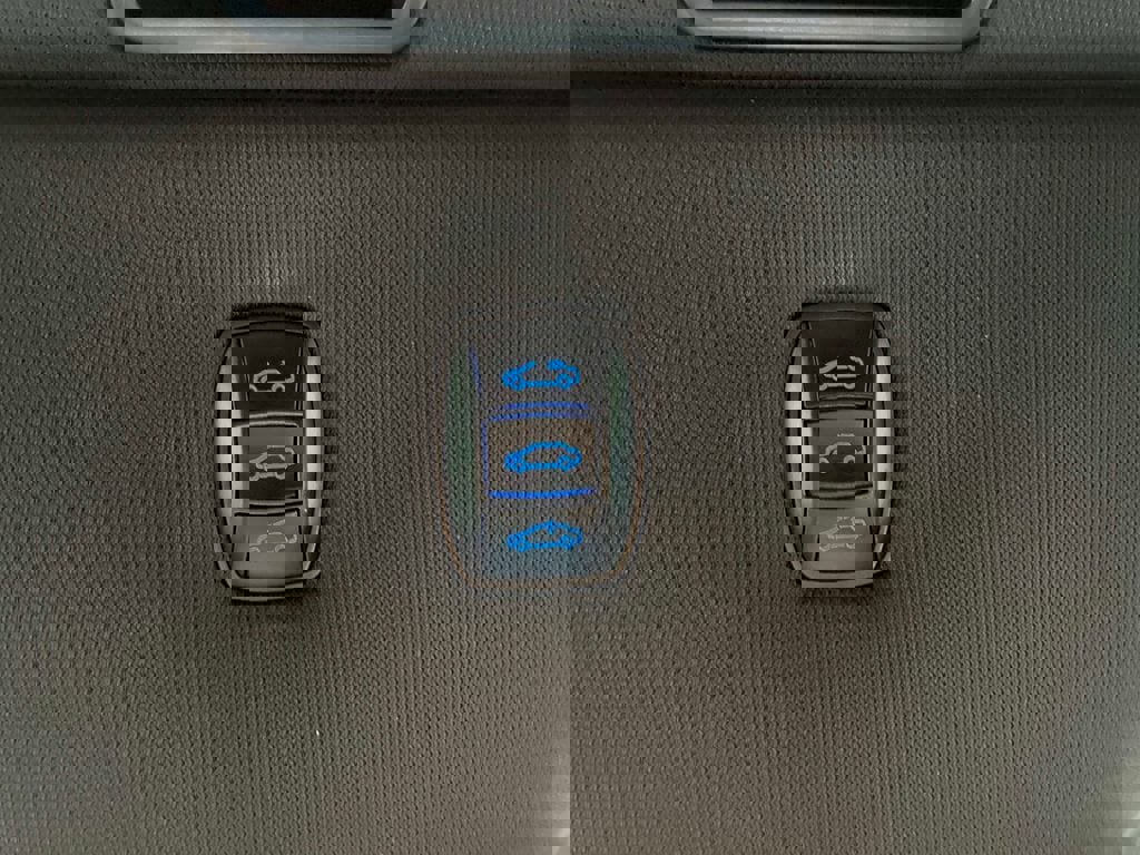 Used 2025 GMC Acadia Elevation image 42