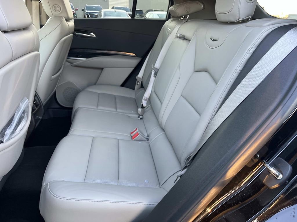 Certified 2023 Cadillac XT4 Premium Luxury w/ Enhanced Visibility Package image 19