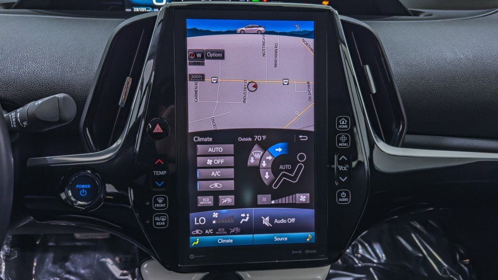 Used 2017 Toyota Prius Prime Premium image 36