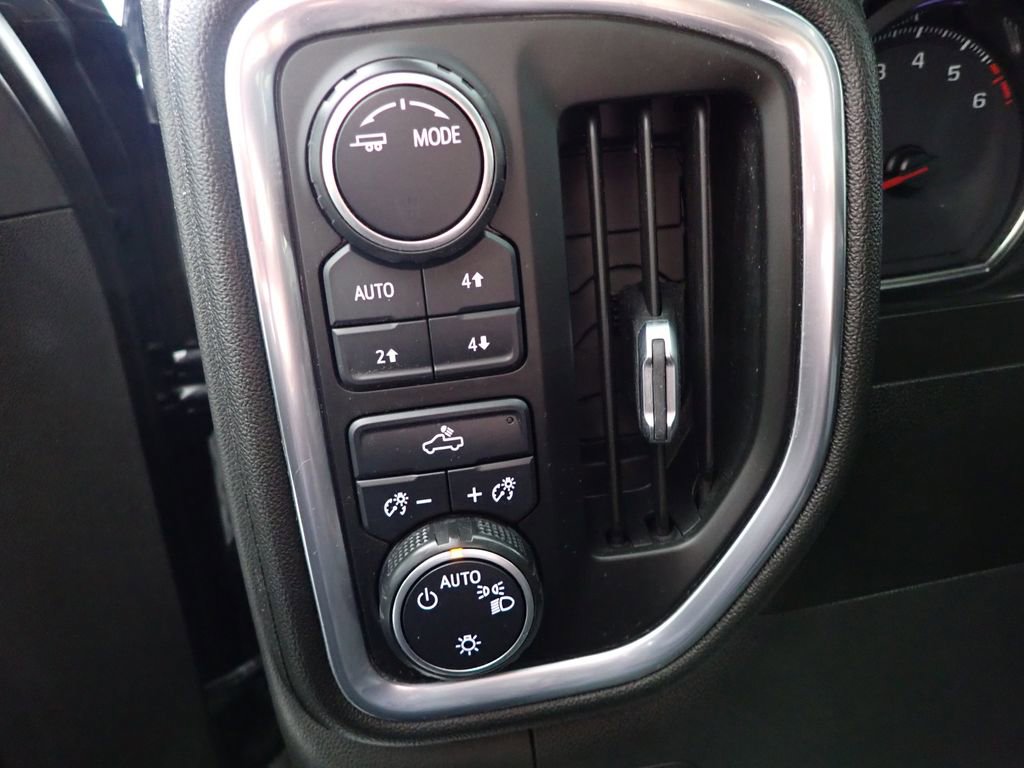 Used 2021 Chevrolet Silverado 1500 LT w/ Z71 Off-Road Package image 2