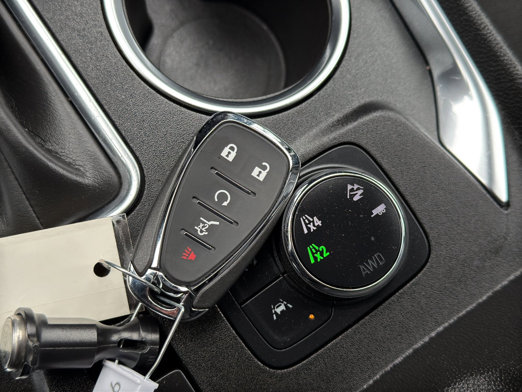 Used 2022 Chevrolet Traverse LT image 38