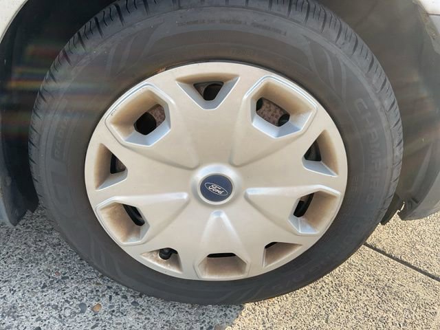 Used 2016 Ford Transit Connect XL image 13