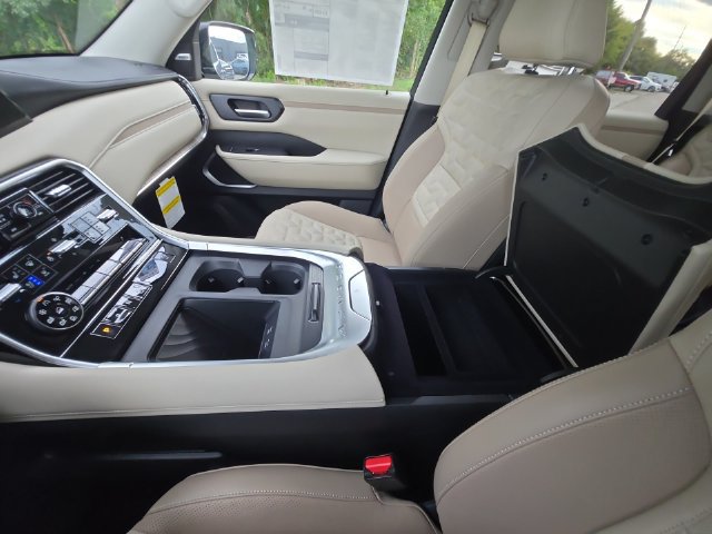 New 2026 Nissan Armada Platinum w/ Accent Package AWD/4WD image 36