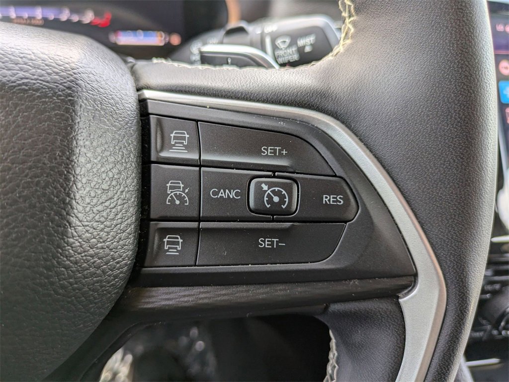 Used 2024 Jeep Grand Cherokee L Laredo image 22
