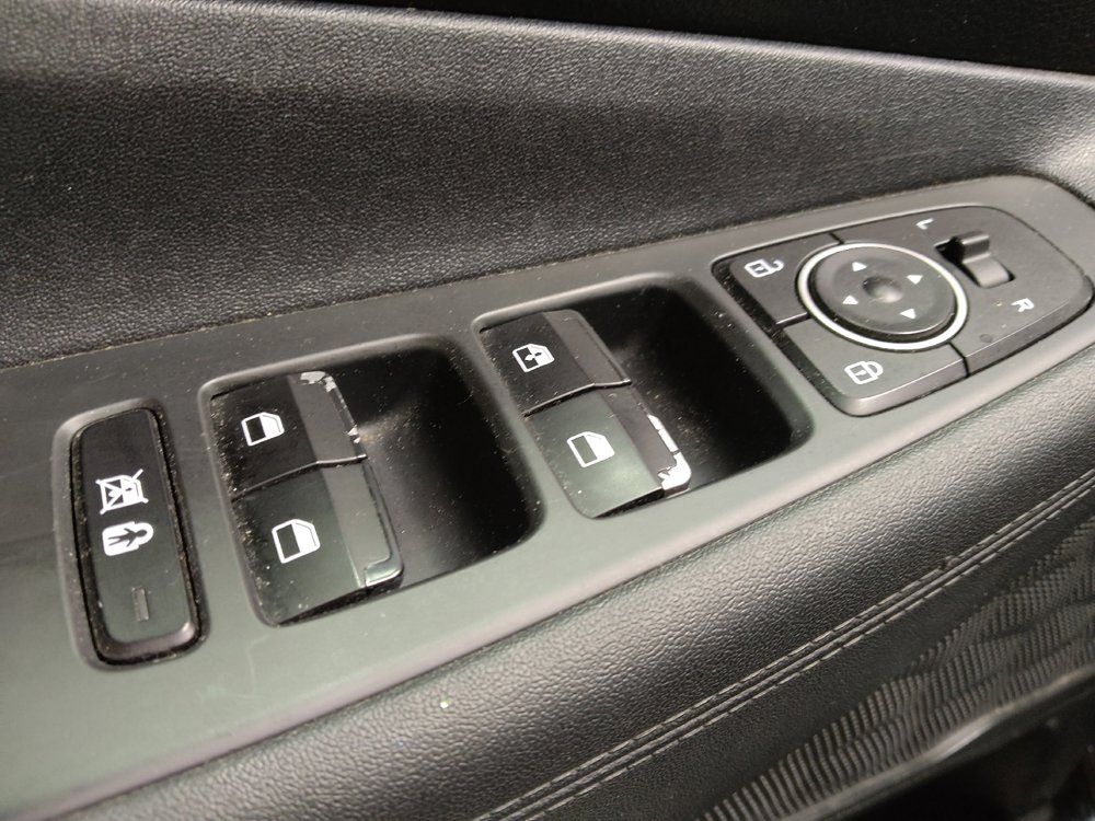 Used 2019 Hyundai Santa Fe SE image 27