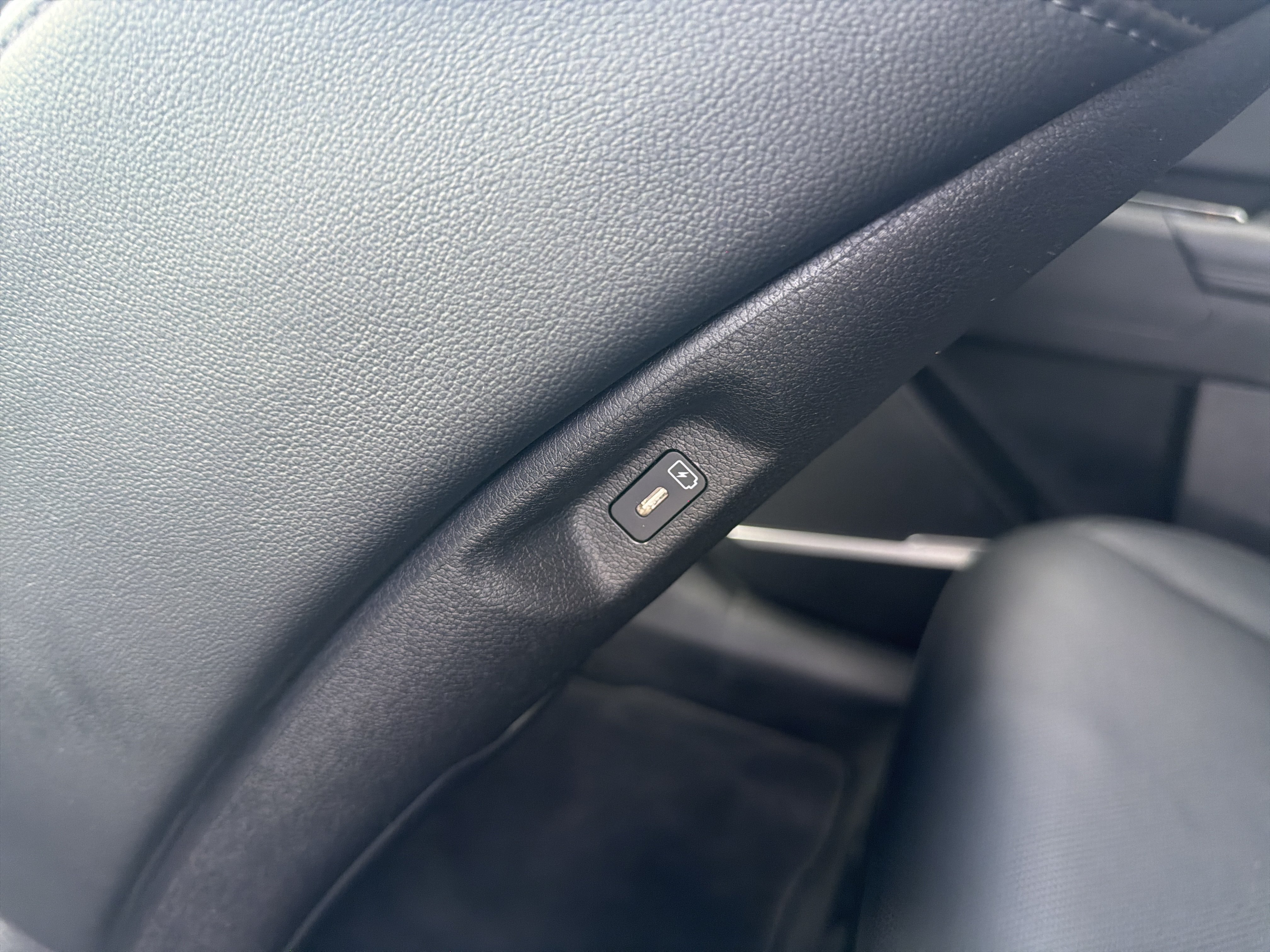 Used 2023 Kia Sportage EX FWD image 31