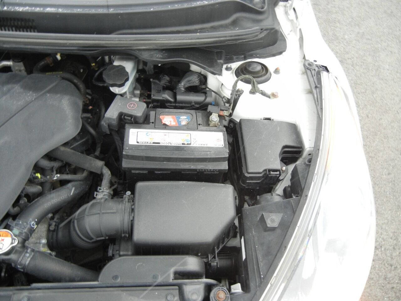 Used 2013 Hyundai Veloster image 46