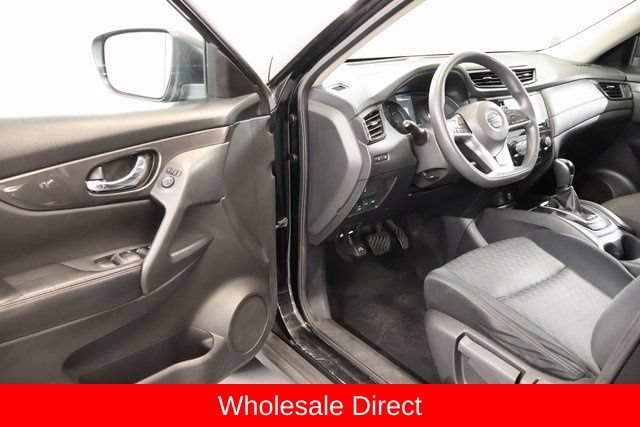 Used 2017 Nissan Rogue S AWD/4WD image 8
