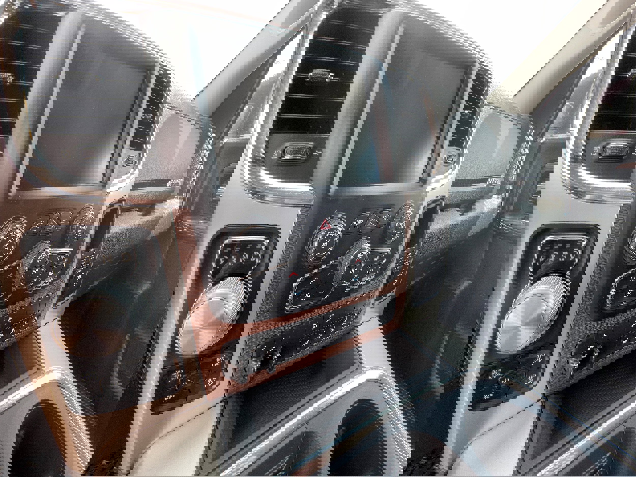 Used 2016 RAM 1500 Laramie w/ Convenience Group image 15