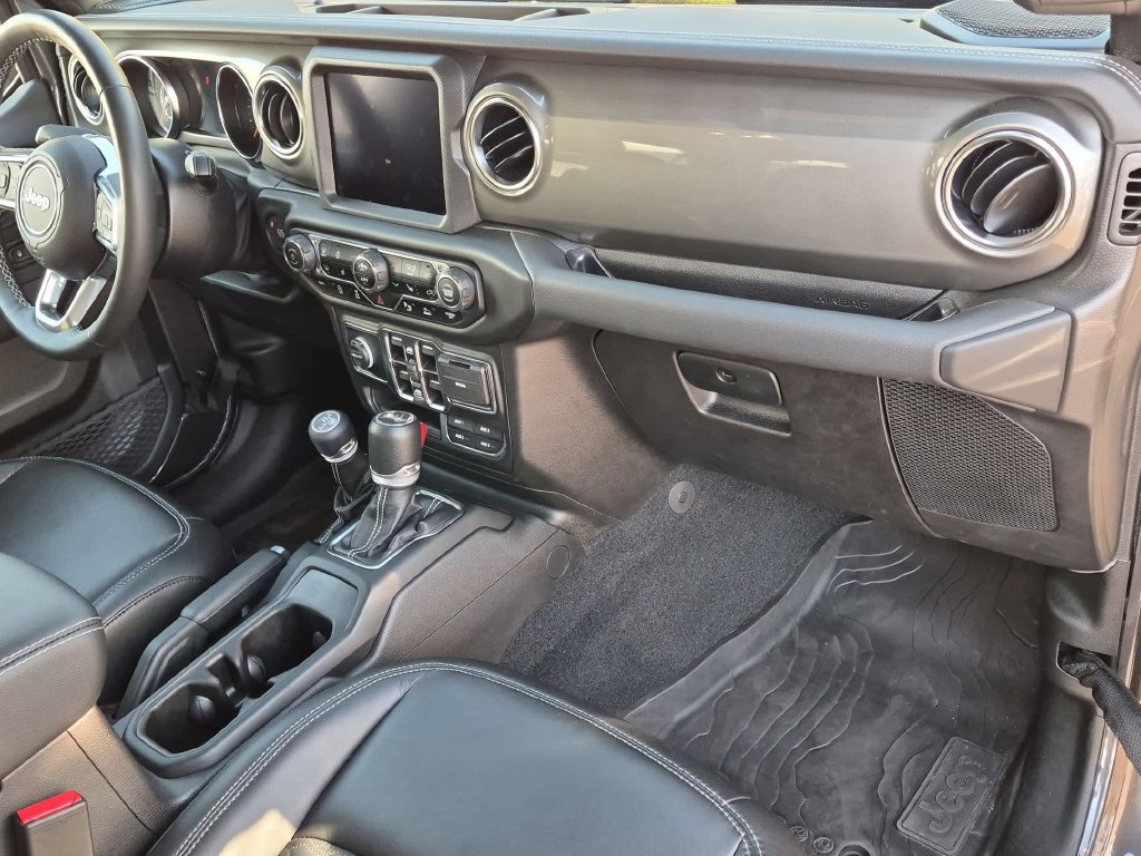 Used 2022 Jeep Wrangler Unlimited Sahara w/ LED Lighting Group AWD/4WD image 23