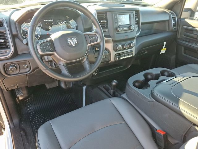 Used 2024 RAM 2500 Tradesman w/ Chrome Appearance Group AWD/4WD image 11