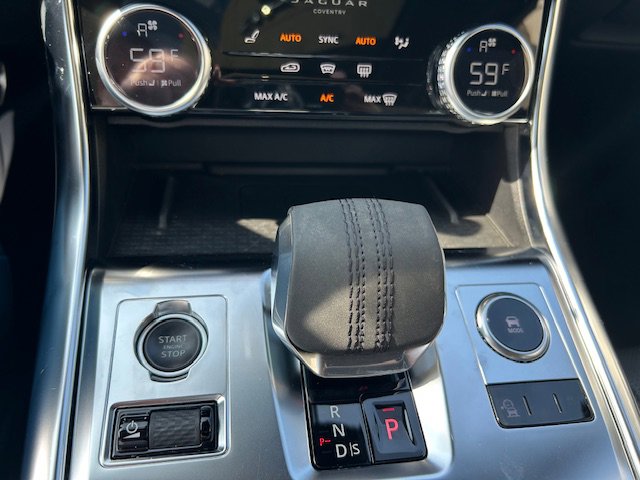 Used 2022 Jaguar XF R-Dynamic SE image 27