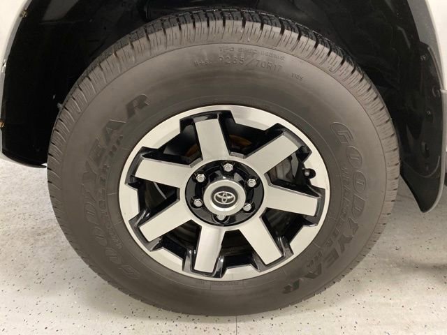 Used 2023 Toyota 4Runner TRD Off-Road image 9