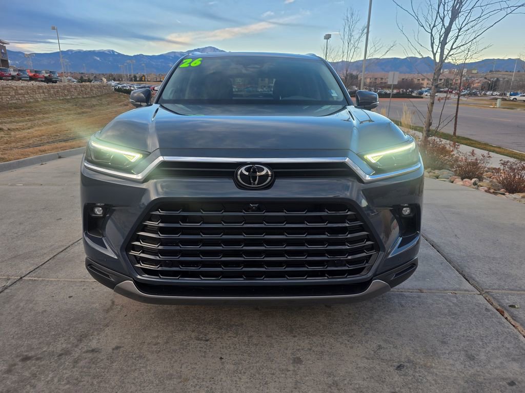 Used 2026 Toyota Grand Highlander Platinum image 2