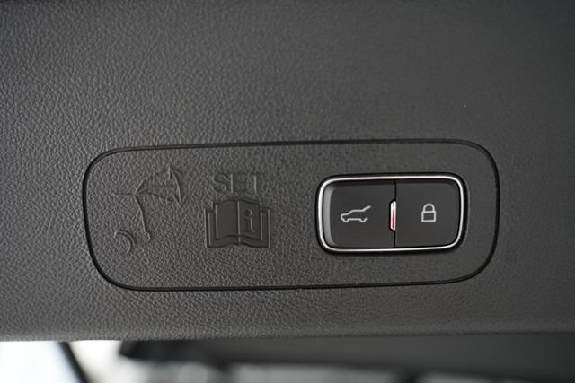 Used 2025 Lincoln Aviator Black Label AWD/4WD image 13