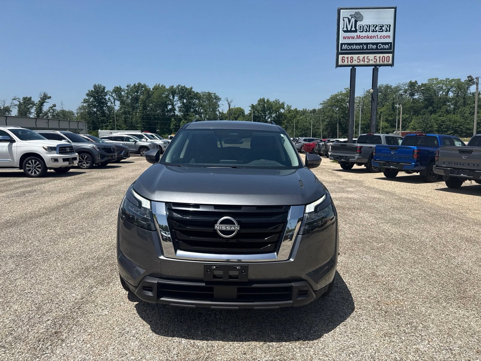 Used 2024 Nissan Pathfinder SV FWD image 7