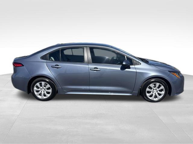 Used 2025 Toyota Corolla LE FWD image 6