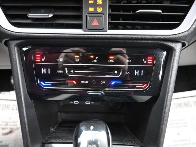 Used 2025 Volkswagen Taos SE image 14