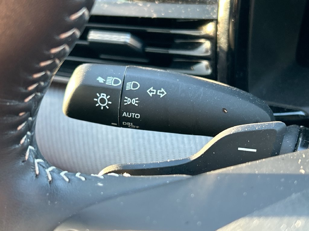 Used 2025 Toyota Camry SE FWD image 21