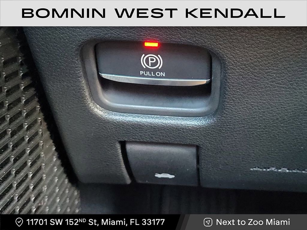 Used 2025 Jeep Grand Cherokee Limited w/ Black Appearance Package image 26