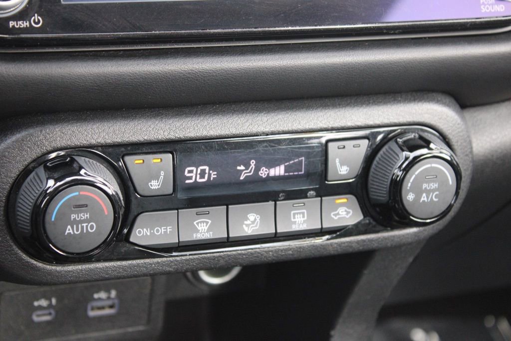 Used 2023 Nissan Kicks SR w/ SR Premium Package image 38