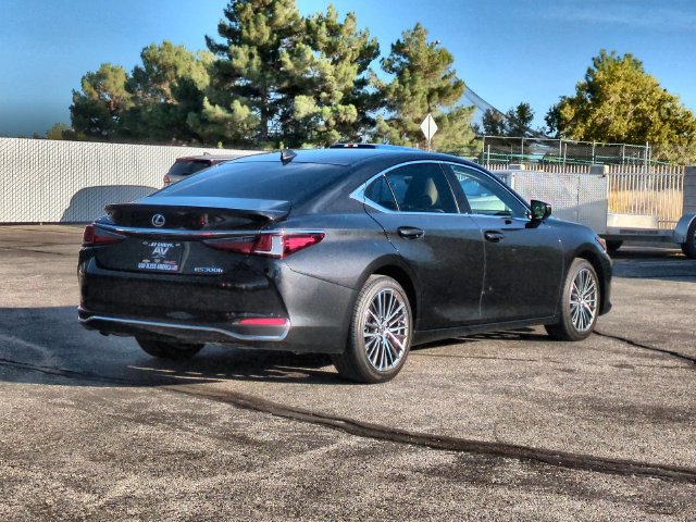 Used 2025 Lexus ES 300h w/ Premium Package FWD image 8