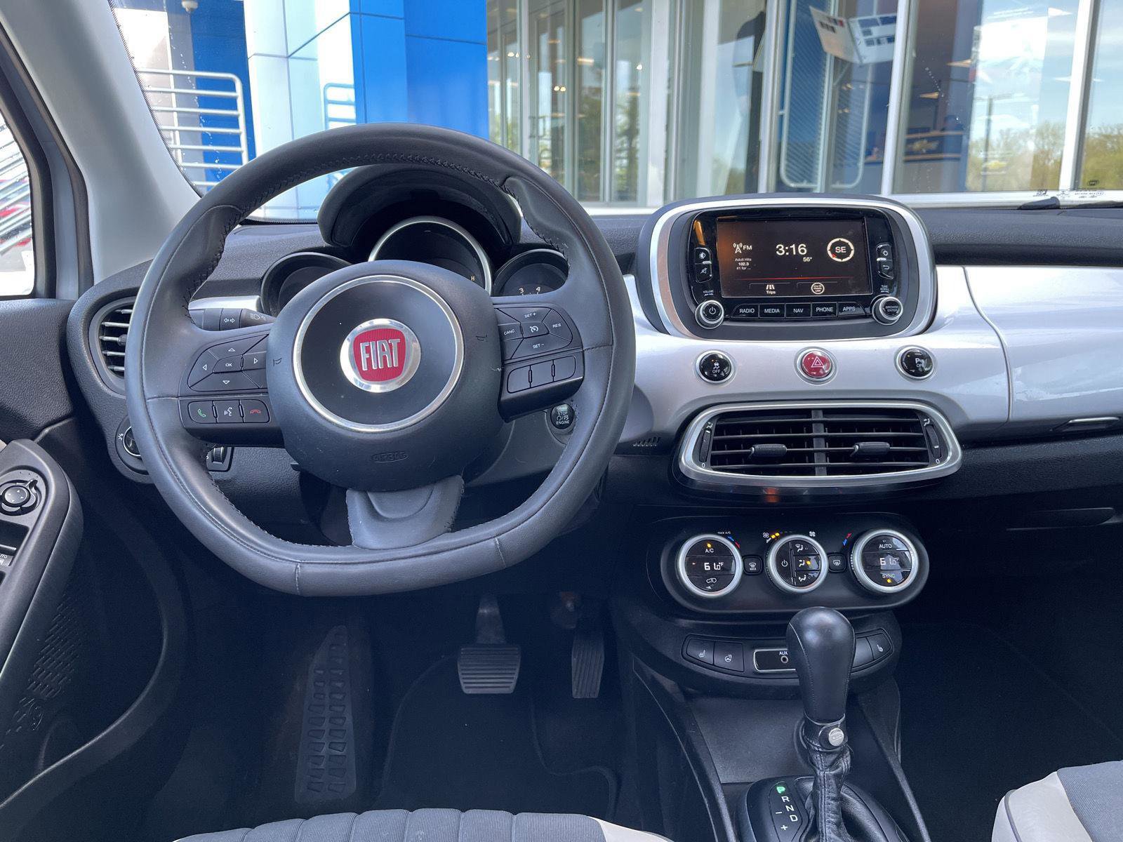 Used 2016 FIAT 500X Lounge image 15